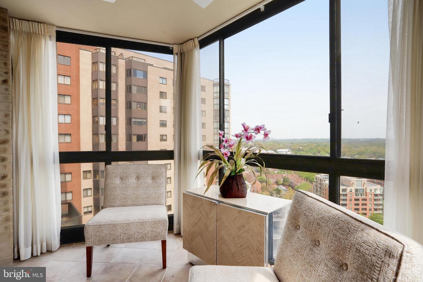 900 STAFFORD ST N #2222, ARLINGTON, Virginia 22203, 2 Bedrooms Bedrooms, ,2 BathroomsBathrooms,Residential,For sale,900 STAFFORD ST N #2222,VAAR2056728 MLS # VAAR2056728