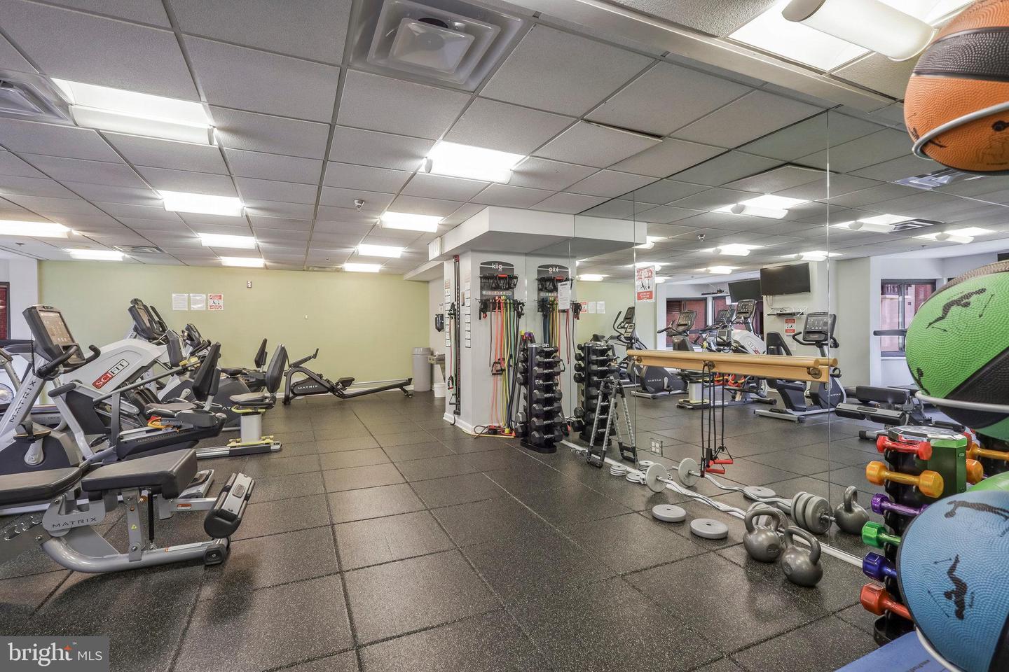 900 STAFFORD ST N #2222, ARLINGTON, Virginia 22203, 2 Bedrooms Bedrooms, ,2 BathroomsBathrooms,Residential,For sale,900 STAFFORD ST N #2222,VAAR2056728 MLS # VAAR2056728