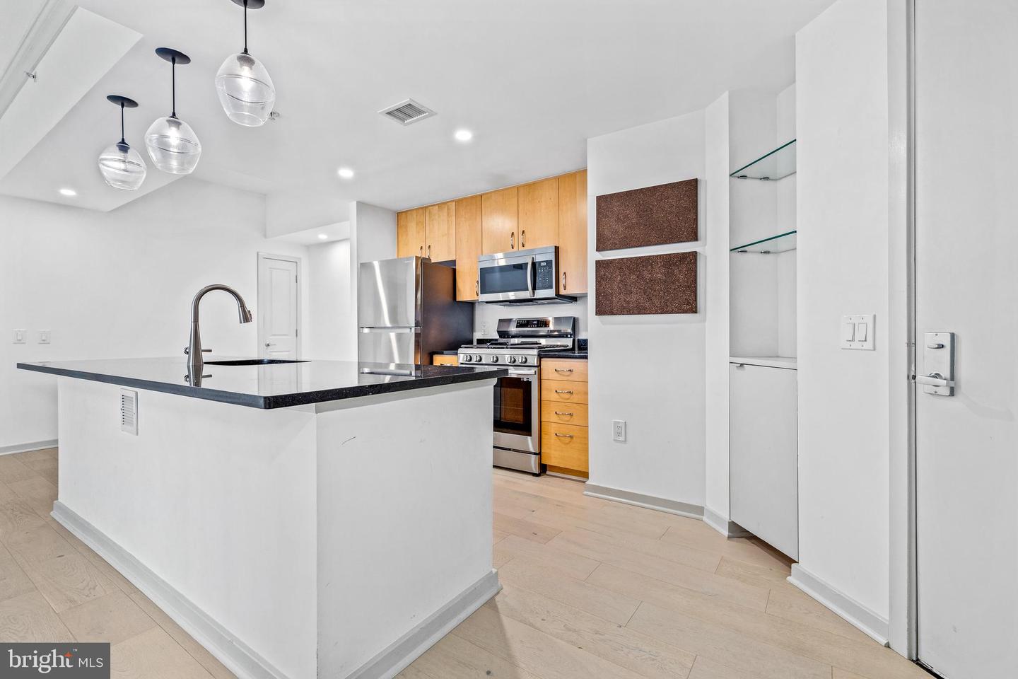 475 K ST NW #1102, WASHINGTON, District Of Columbia 20001, 2 Bedrooms Bedrooms, ,2 BathroomsBathrooms,Residential,For sale,475 K ST NW #1102,DCDC2197892 MLS # DCDC2197892