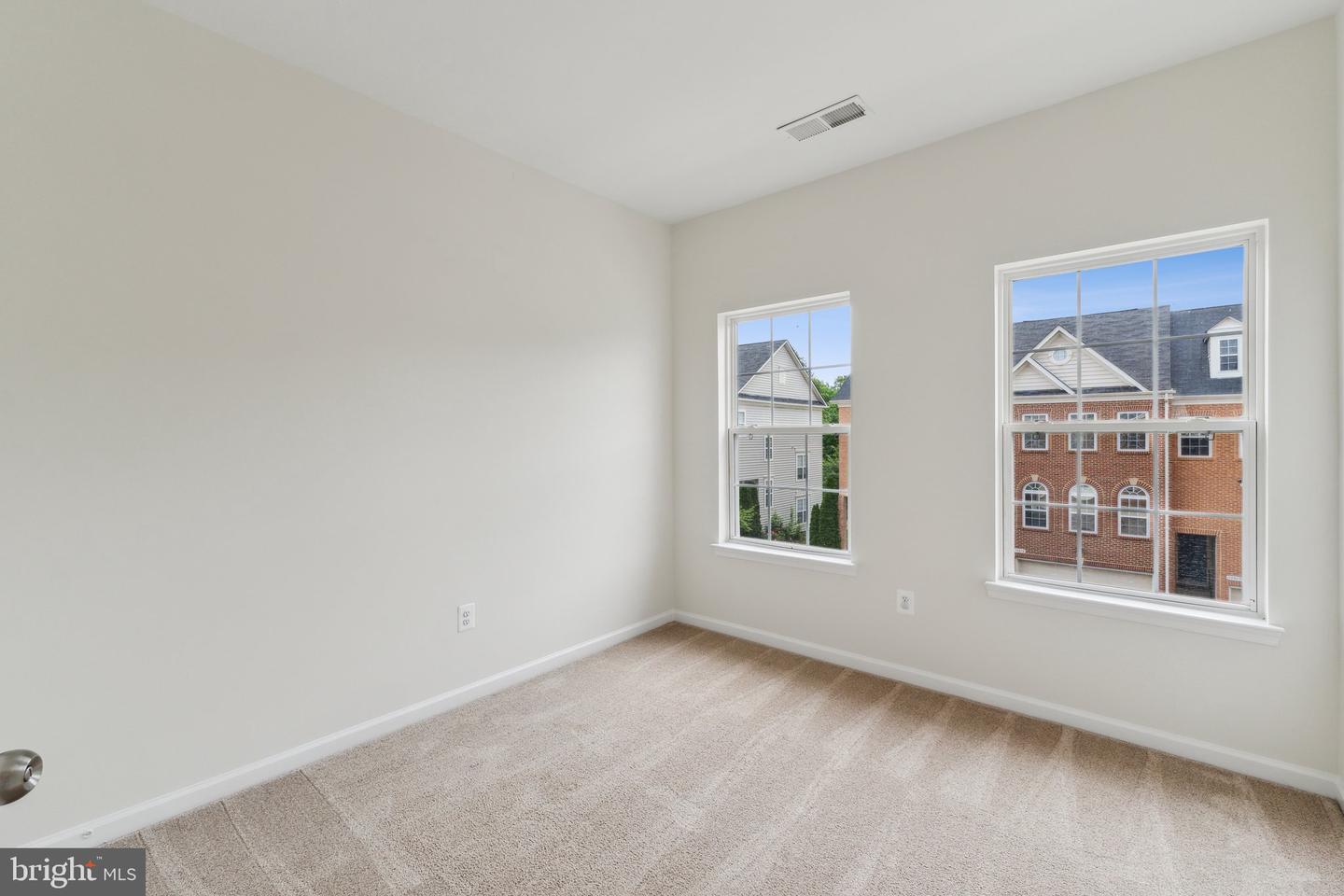 17614 HARPERS FERRY DR, DUMFRIES, Virginia 22025, 3 Bedrooms Bedrooms, ,2 BathroomsBathrooms,Residential,For sale,17614 HARPERS FERRY DR,VAPW2093352 MLS # VAPW2093352