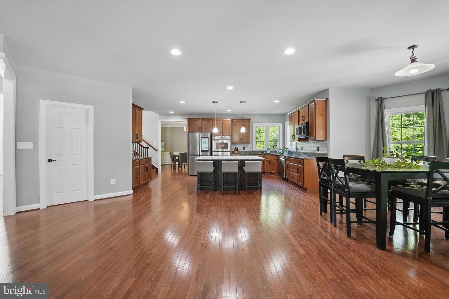 8108 SPRUCE VALLEY LN, CLIFTON, Virginia 20124, 5 Bedrooms Bedrooms, ,5 BathroomsBathrooms,Residential,For sale,8108 SPRUCE VALLEY LN,VAFX2237488 MLS # VAFX2237488