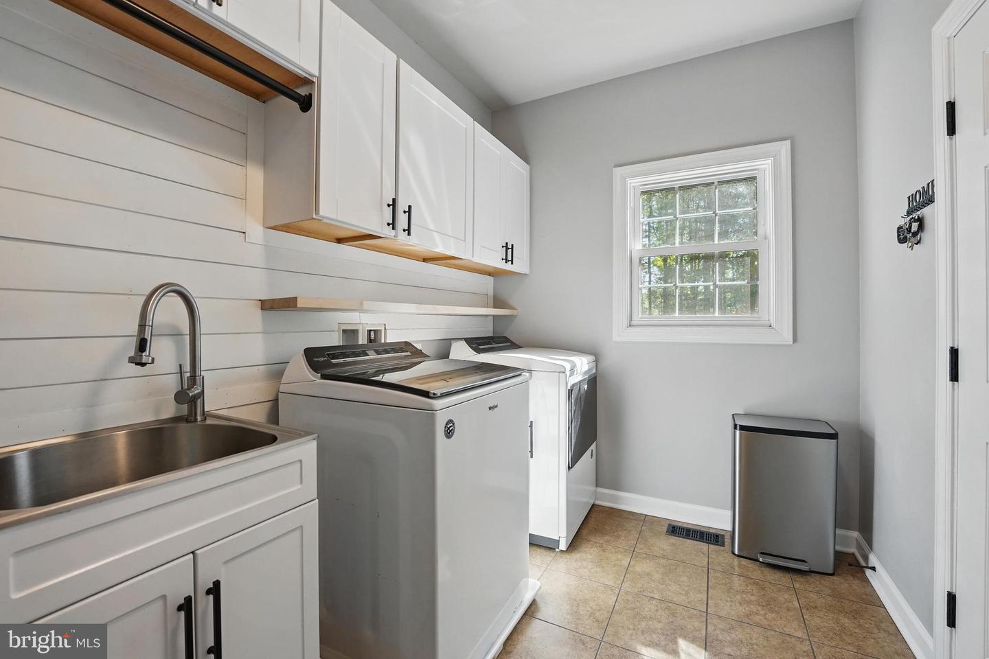 8108 SPRUCE VALLEY LN, CLIFTON, Virginia 20124, 5 Bedrooms Bedrooms, ,5 BathroomsBathrooms,Residential,For sale,8108 SPRUCE VALLEY LN,VAFX2237488 MLS # VAFX2237488