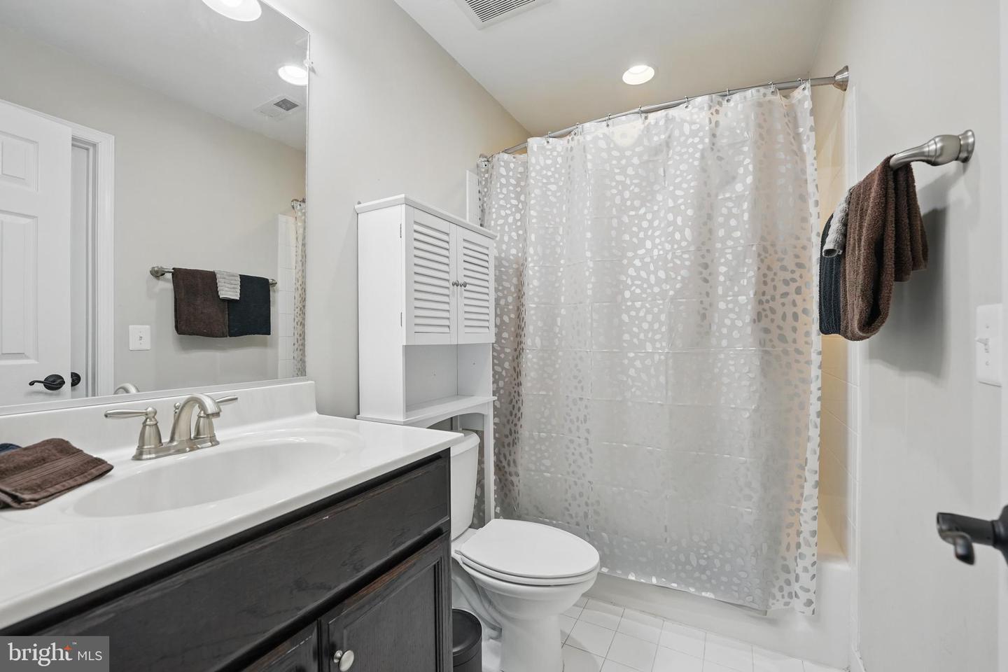 8108 SPRUCE VALLEY LN, CLIFTON, Virginia 20124, 5 Bedrooms Bedrooms, ,5 BathroomsBathrooms,Residential,For sale,8108 SPRUCE VALLEY LN,VAFX2237488 MLS # VAFX2237488