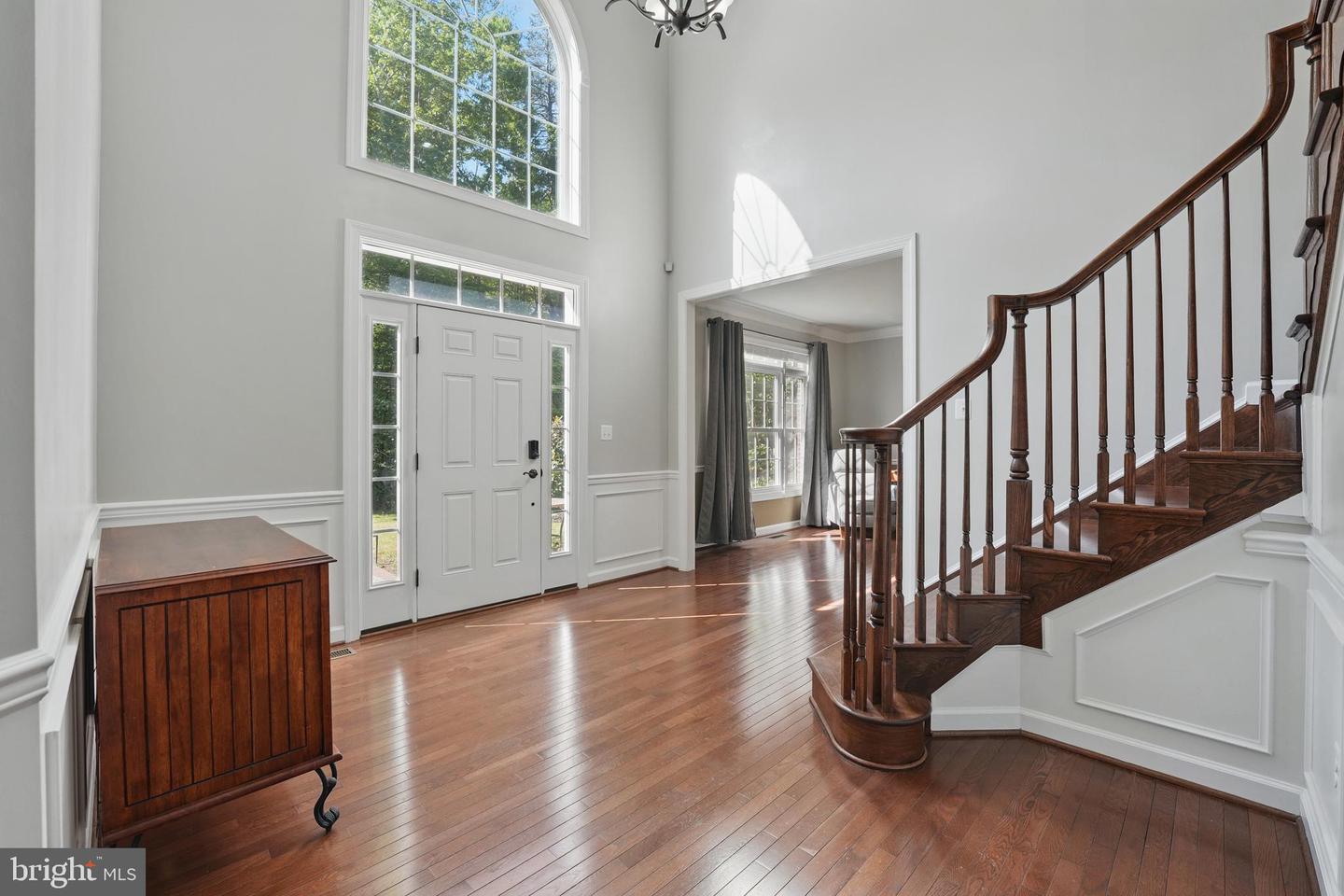 8108 SPRUCE VALLEY LN, CLIFTON, Virginia 20124, 5 Bedrooms Bedrooms, ,5 BathroomsBathrooms,Residential,For sale,8108 SPRUCE VALLEY LN,VAFX2237488 MLS # VAFX2237488