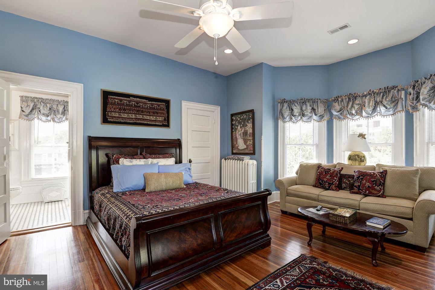 2010 FALL HILL AVE, FREDERICKSBURG, Virginia 22401, 5 Bedrooms Bedrooms, ,5 BathroomsBathrooms,Residential,For sale,2010 FALL HILL AVE,VAFB2008076 MLS # VAFB2008076