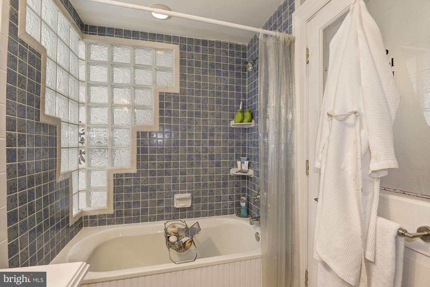 2010 FALL HILL AVE, FREDERICKSBURG, Virginia 22401, 5 Bedrooms Bedrooms, ,5 BathroomsBathrooms,Residential,For sale,2010 FALL HILL AVE,VAFB2008076 MLS # VAFB2008076