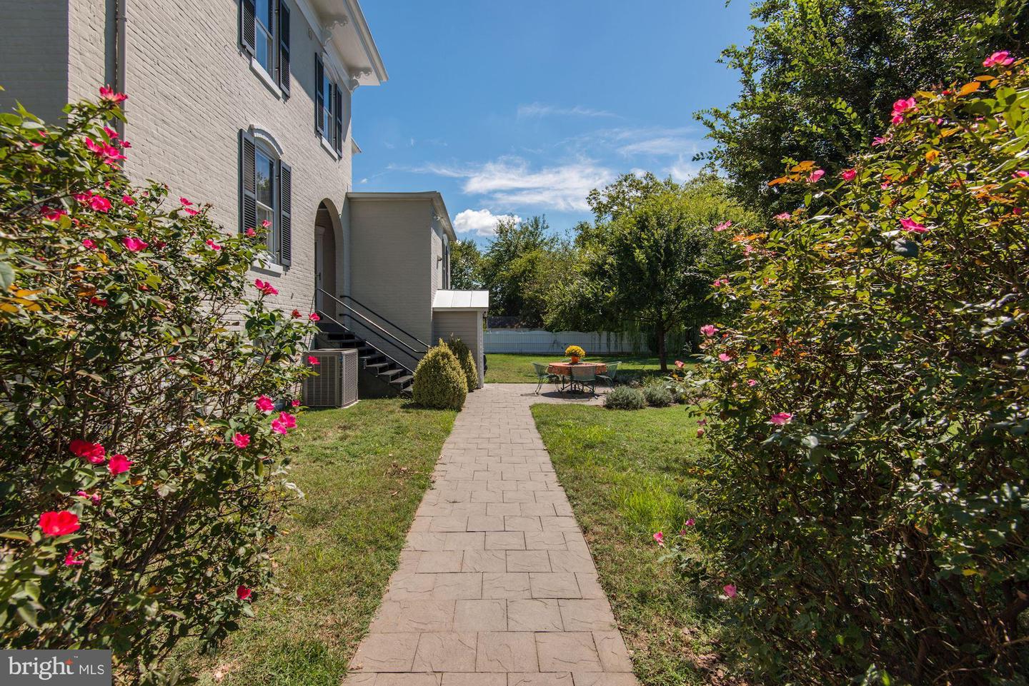 2010 FALL HILL AVE, FREDERICKSBURG, Virginia 22401, 5 Bedrooms Bedrooms, ,5 BathroomsBathrooms,Residential,For sale,2010 FALL HILL AVE,VAFB2008076 MLS # VAFB2008076