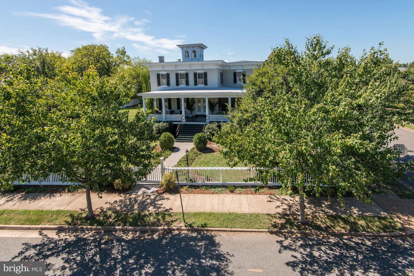 2010 FALL HILL AVE, FREDERICKSBURG, Virginia 22401, 5 Bedrooms Bedrooms, ,5 BathroomsBathrooms,Residential,For sale,2010 FALL HILL AVE,VAFB2008076 MLS # VAFB2008076