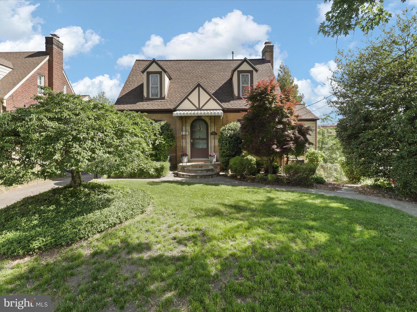 5929 WASHINGTON BLVD, ARLINGTON, Virginia 22205, 2 Bedrooms Bedrooms, ,2 BathroomsBathrooms,Residential,For sale,5929 WASHINGTON BLVD,VAAR2056772 MLS # VAAR2056772