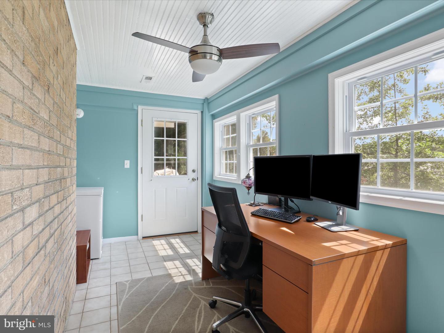 5929 WASHINGTON BLVD, ARLINGTON, Virginia 22205, 2 Bedrooms Bedrooms, ,2 BathroomsBathrooms,Residential,For sale,5929 WASHINGTON BLVD,VAAR2056772 MLS # VAAR2056772