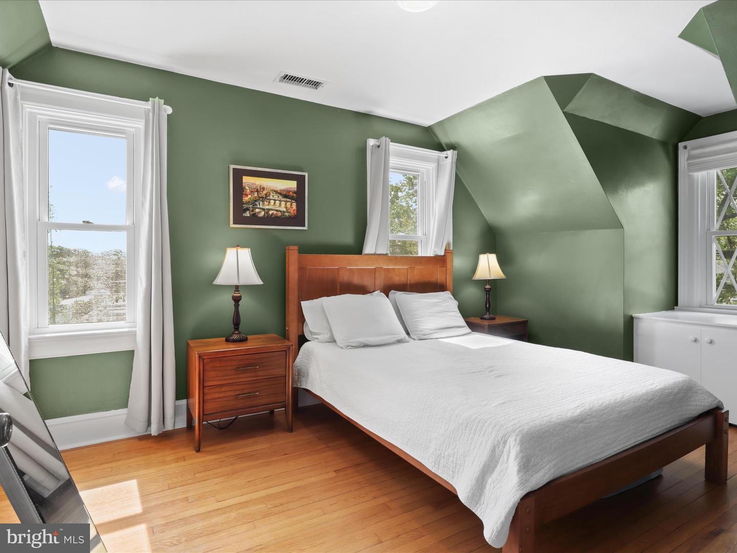 5929 WASHINGTON BLVD, ARLINGTON, Virginia 22205, 2 Bedrooms Bedrooms, ,2 BathroomsBathrooms,Residential,For sale,5929 WASHINGTON BLVD,VAAR2056772 MLS # VAAR2056772