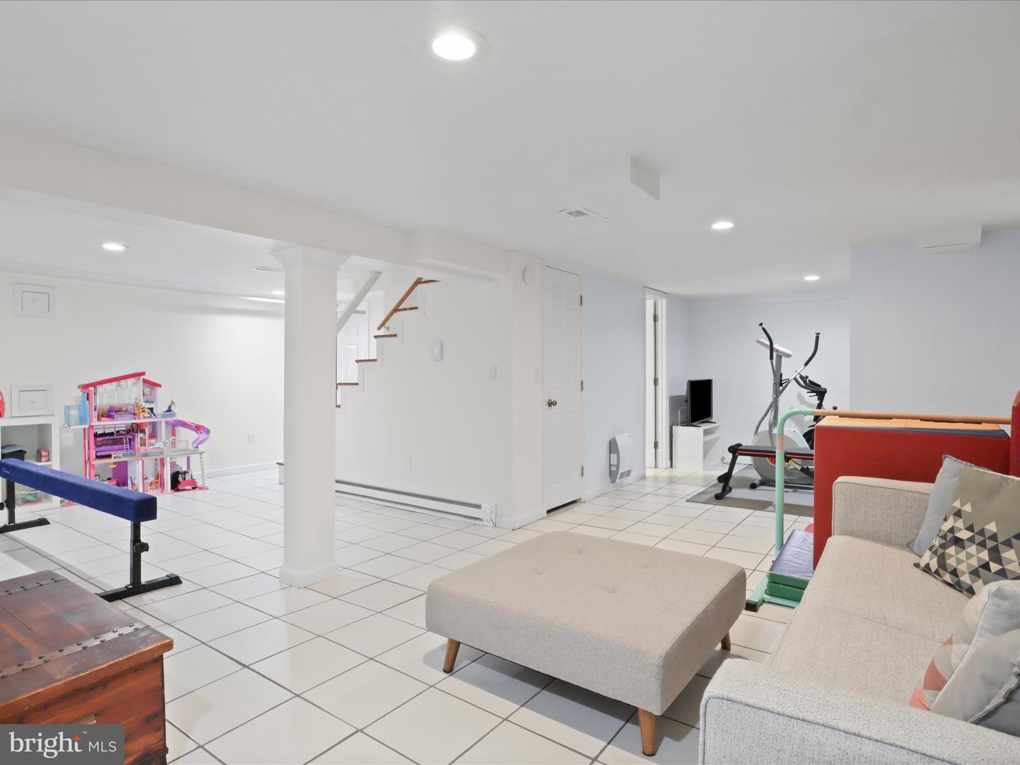 5929 WASHINGTON BLVD, ARLINGTON, Virginia 22205, 2 Bedrooms Bedrooms, ,2 BathroomsBathrooms,Residential,For sale,5929 WASHINGTON BLVD,VAAR2056772 MLS # VAAR2056772