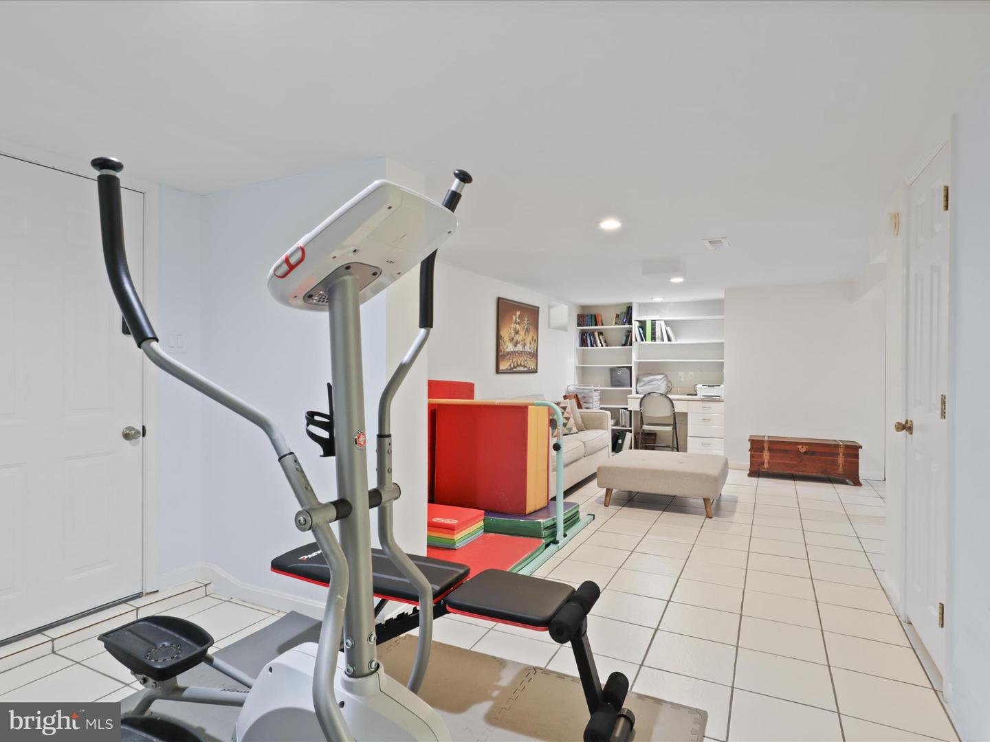 5929 WASHINGTON BLVD, ARLINGTON, Virginia 22205, 2 Bedrooms Bedrooms, ,2 BathroomsBathrooms,Residential,For sale,5929 WASHINGTON BLVD,VAAR2056772 MLS # VAAR2056772