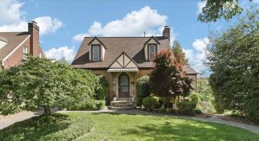 5929 WASHINGTON BLVD, ARLINGTON, Virginia 22205, 2 Bedrooms Bedrooms, ,2 BathroomsBathrooms,Residential,For sale,5929 WASHINGTON BLVD,VAAR2056772 MLS # VAAR2056772