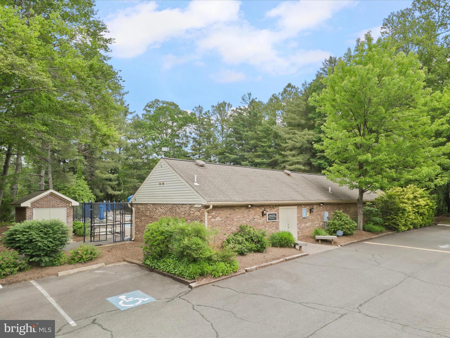 11302 ALMS HOUSE CT, FAIRFAX STATION, Virginia 22039, 4 Bedrooms Bedrooms, ,2 BathroomsBathrooms,Residential,For sale,11302 ALMS HOUSE CT,VAFX2237600 MLS # VAFX2237600