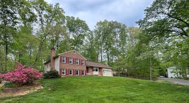 11302 ALMS HOUSE CT, FAIRFAX STATION, Virginia 22039, 4 Bedrooms Bedrooms, ,2 BathroomsBathrooms,Residential,For sale,11302 ALMS HOUSE CT,VAFX2237600 MLS # VAFX2237600