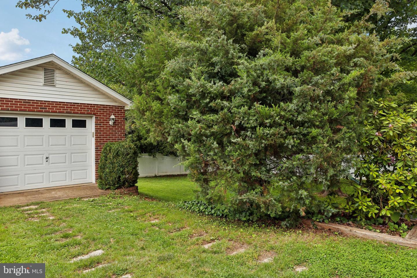 6126 HILLVIEW AVE, ALEXANDRIA, Virginia 22310, 4 Bedrooms Bedrooms, ,2 BathroomsBathrooms,Residential,For sale,6126 HILLVIEW AVE,VAFX2237630 MLS # VAFX2237630