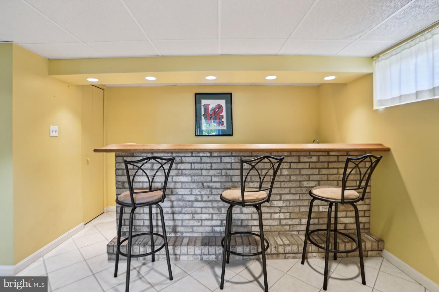 6126 HILLVIEW AVE, ALEXANDRIA, Virginia 22310, 4 Bedrooms Bedrooms, ,2 BathroomsBathrooms,Residential,For sale,6126 HILLVIEW AVE,VAFX2237630 MLS # VAFX2237630