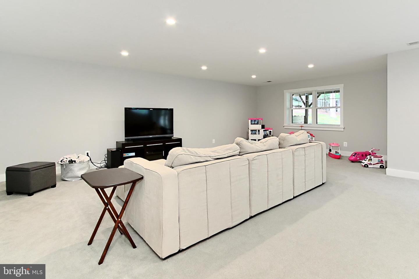 1304 TRACY PL, FALLS CHURCH, Virginia 22046, 5 Bedrooms Bedrooms, ,4 BathroomsBathrooms,Residential,For sale,1304 TRACY PL,VAFA2002948 MLS # VAFA2002948