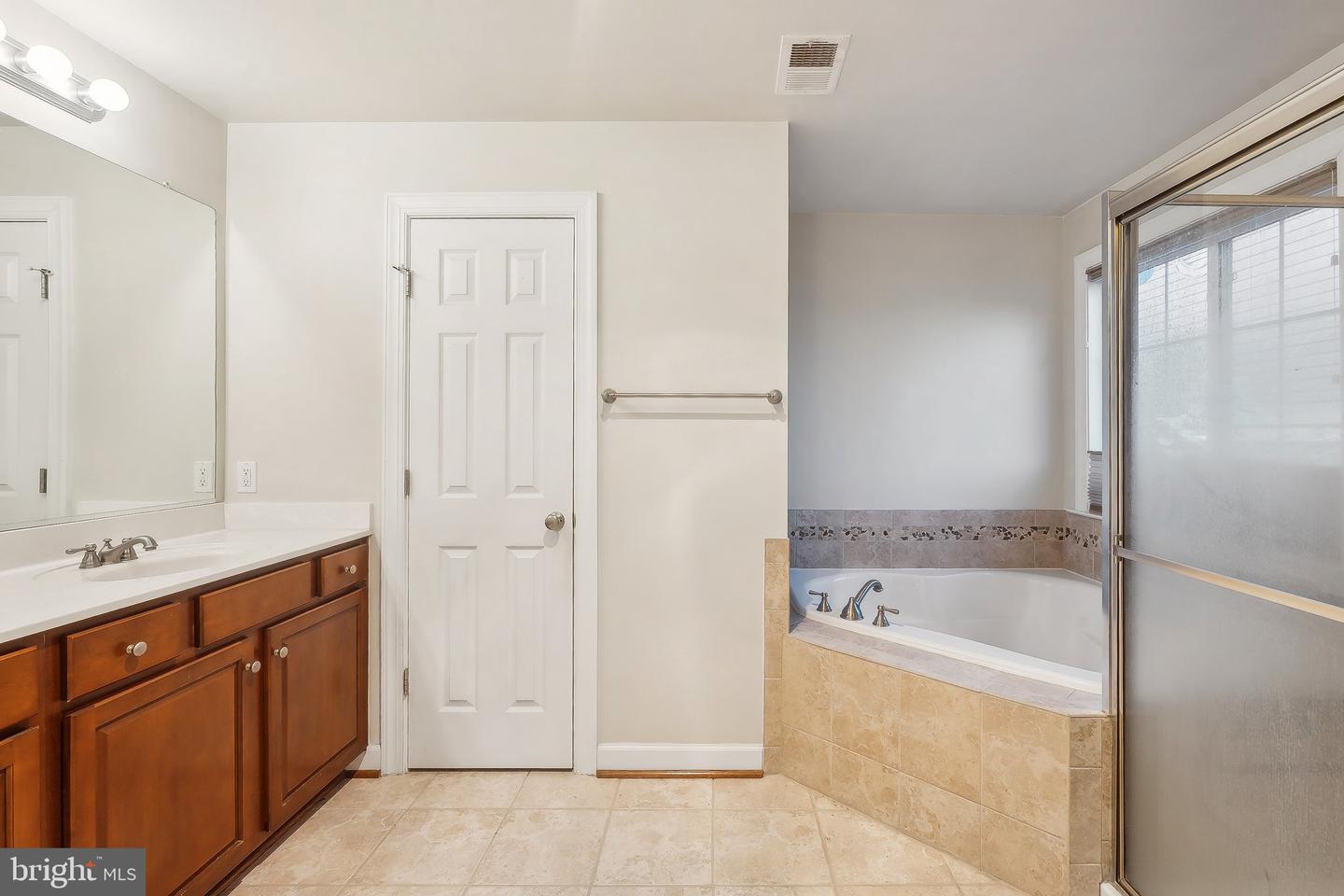 13660 VENTURI LN #216, HERNDON, Virginia 20171, 3 Bedrooms Bedrooms, ,2 BathroomsBathrooms,Residential,For sale,13660 VENTURI LN #216,VAFX2237716 MLS # VAFX2237716