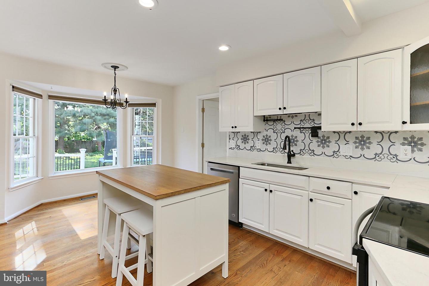 13407 BROOKFIELD DR, CHANTILLY, Virginia 20151, 4 Bedrooms Bedrooms, ,2 BathroomsBathrooms,Residential,For sale,13407 BROOKFIELD DR,VAFX2237734 MLS # VAFX2237734