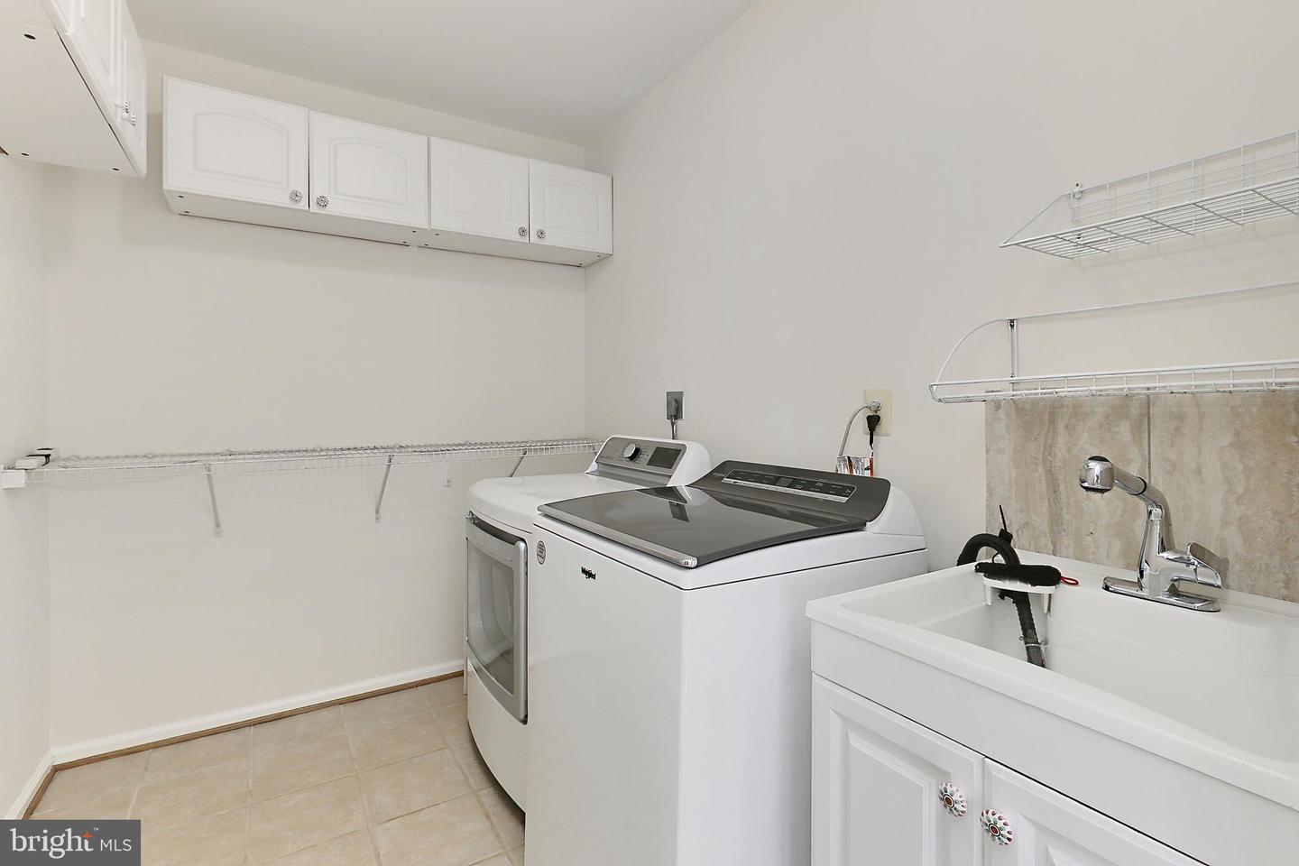 13407 BROOKFIELD DR, CHANTILLY, Virginia 20151, 4 Bedrooms Bedrooms, ,2 BathroomsBathrooms,Residential,For sale,13407 BROOKFIELD DR,VAFX2237734 MLS # VAFX2237734