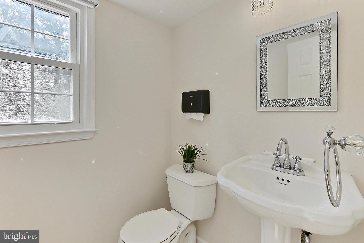 13407 BROOKFIELD DR, CHANTILLY, Virginia 20151, 4 Bedrooms Bedrooms, ,2 BathroomsBathrooms,Residential,For sale,13407 BROOKFIELD DR,VAFX2237734 MLS # VAFX2237734
