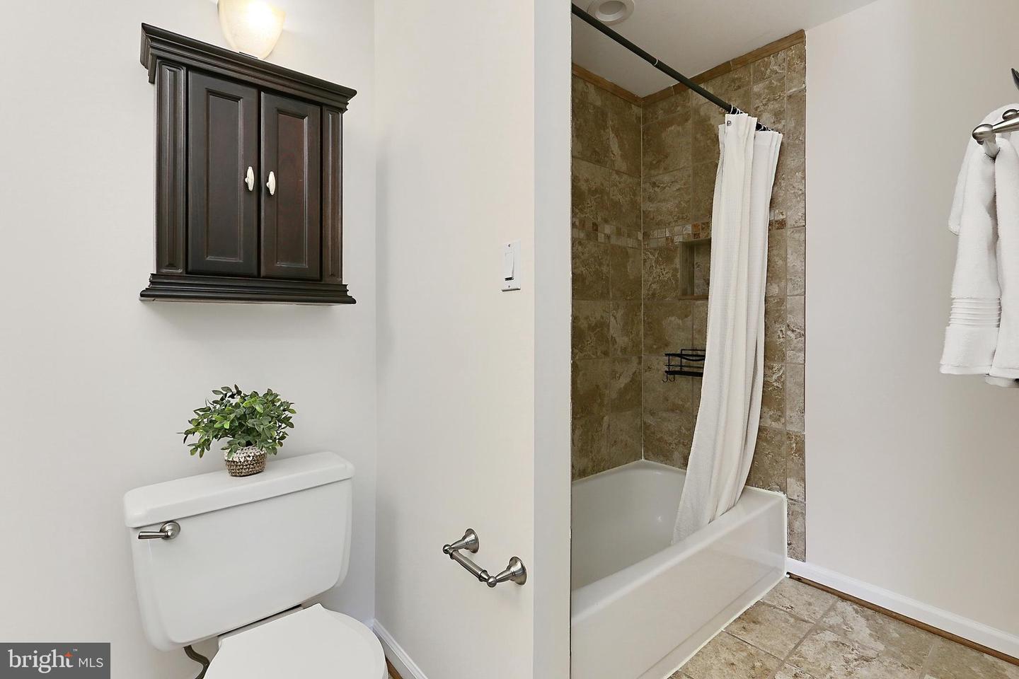 13407 BROOKFIELD DR, CHANTILLY, Virginia 20151, 4 Bedrooms Bedrooms, ,2 BathroomsBathrooms,Residential,For sale,13407 BROOKFIELD DR,VAFX2237734 MLS # VAFX2237734