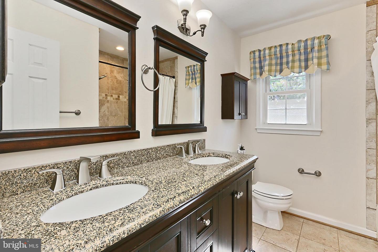 13407 BROOKFIELD DR, CHANTILLY, Virginia 20151, 4 Bedrooms Bedrooms, ,2 BathroomsBathrooms,Residential,For sale,13407 BROOKFIELD DR,VAFX2237734 MLS # VAFX2237734