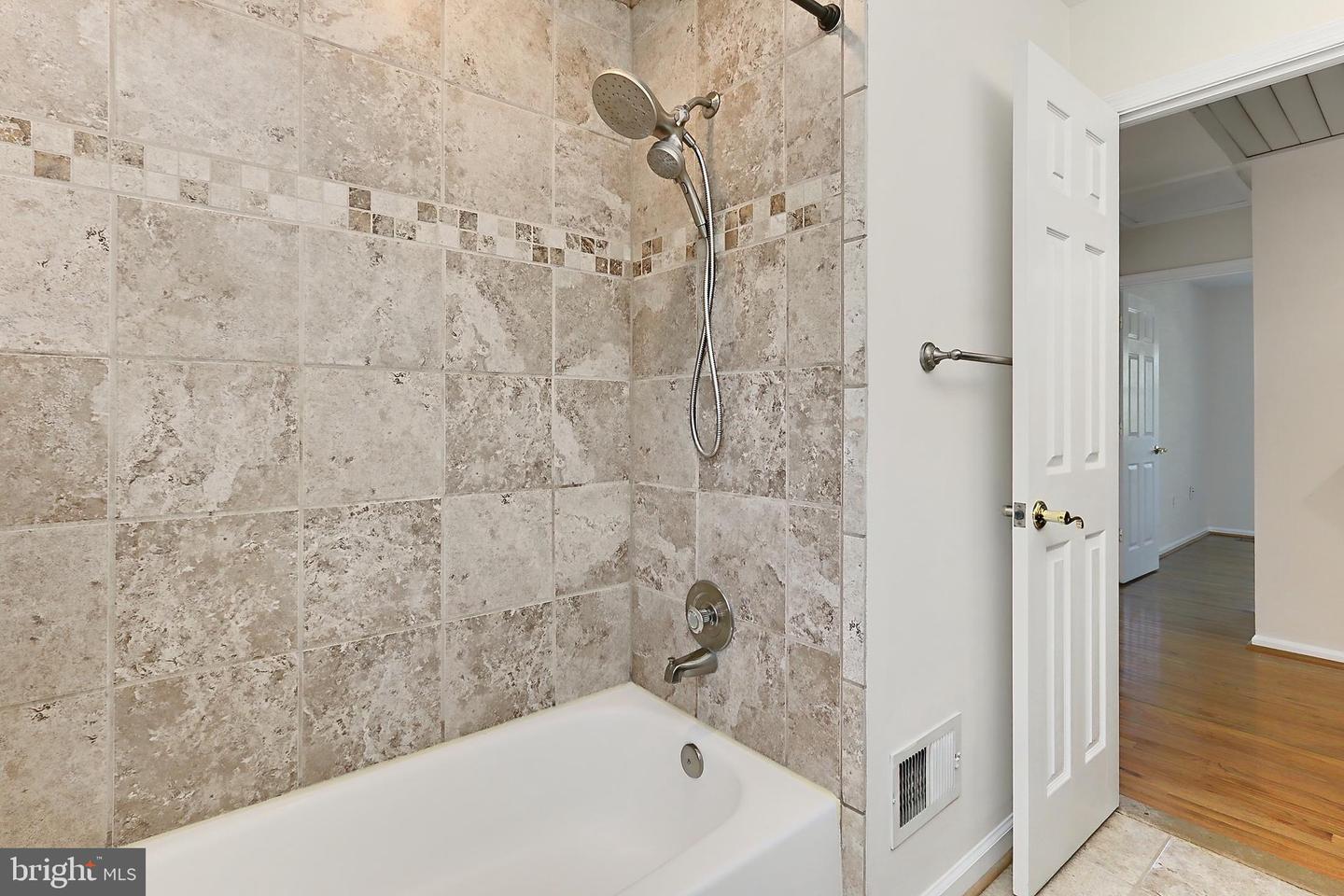 13407 BROOKFIELD DR, CHANTILLY, Virginia 20151, 4 Bedrooms Bedrooms, ,2 BathroomsBathrooms,Residential,For sale,13407 BROOKFIELD DR,VAFX2237734 MLS # VAFX2237734