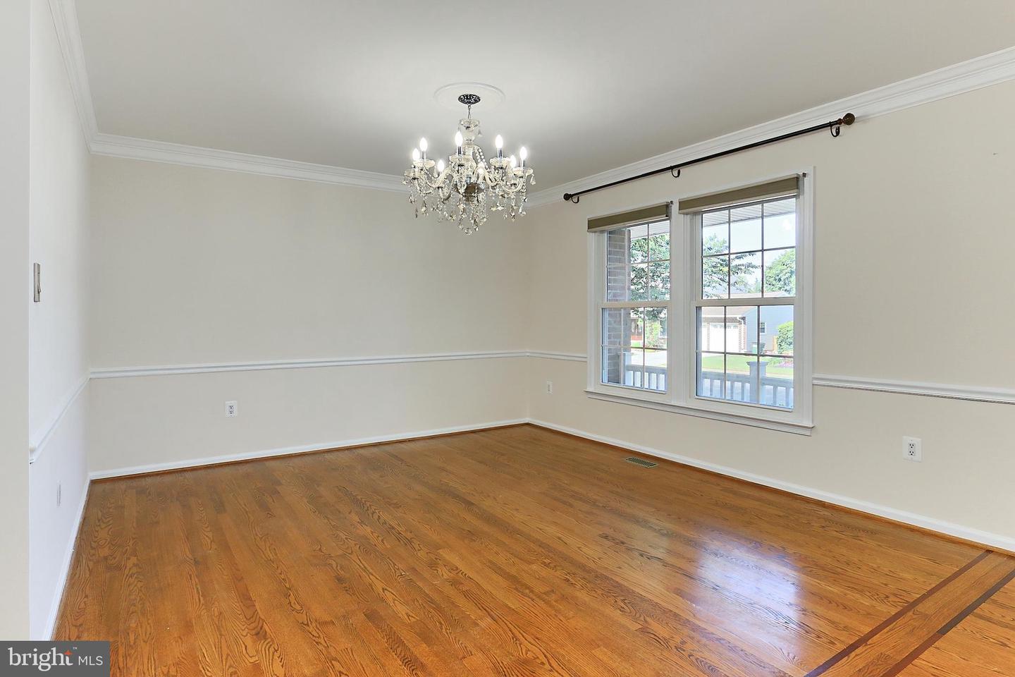13407 BROOKFIELD DR, CHANTILLY, Virginia 20151, 4 Bedrooms Bedrooms, ,2 BathroomsBathrooms,Residential,For sale,13407 BROOKFIELD DR,VAFX2237734 MLS # VAFX2237734