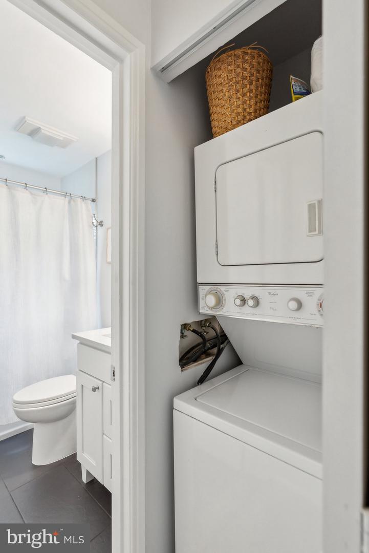 3031 S COLUMBUS ST #C2, ARLINGTON, Virginia 22206, 2 Bedrooms Bedrooms, ,1 BathroomBathrooms,Residential,For sale,3031 S COLUMBUS ST #C2,VAAR2056820 MLS # VAAR2056820