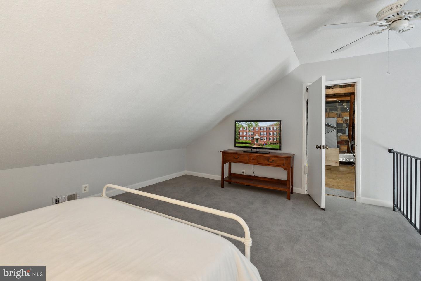 3031 S COLUMBUS ST #C2, ARLINGTON, Virginia 22206, 2 Bedrooms Bedrooms, ,1 BathroomBathrooms,Residential,For sale,3031 S COLUMBUS ST #C2,VAAR2056820 MLS # VAAR2056820