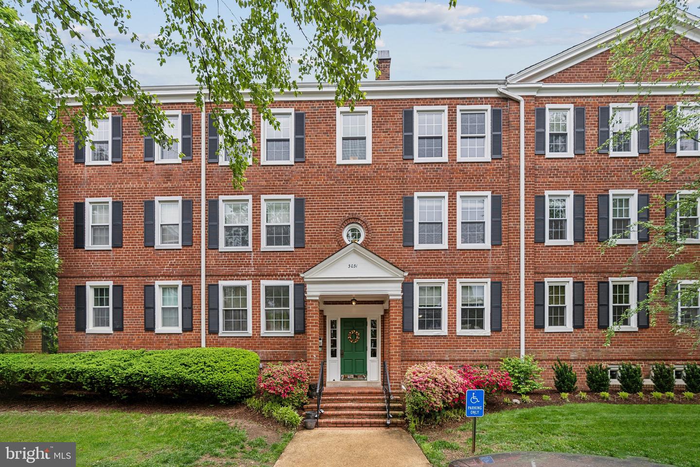 3031 S COLUMBUS ST #C2, ARLINGTON, Virginia 22206, 2 Bedrooms Bedrooms, ,1 BathroomBathrooms,Residential,For sale,3031 S COLUMBUS ST #C2,VAAR2056820 MLS # VAAR2056820