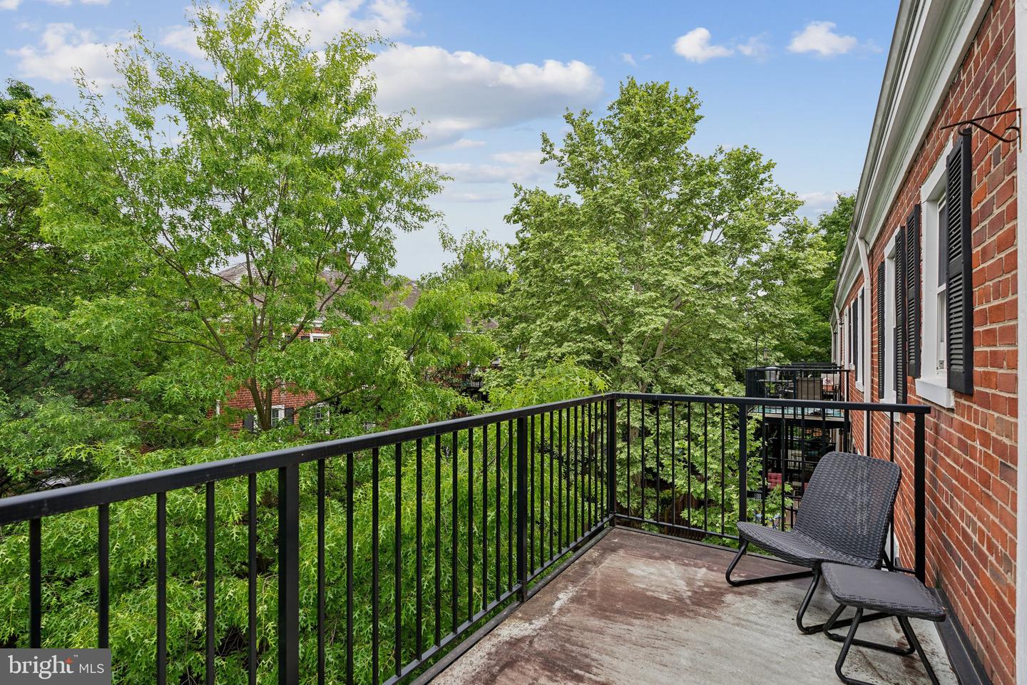 3031 S COLUMBUS ST #C2, ARLINGTON, Virginia 22206, 2 Bedrooms Bedrooms, ,1 BathroomBathrooms,Residential,For sale,3031 S COLUMBUS ST #C2,VAAR2056820 MLS # VAAR2056820