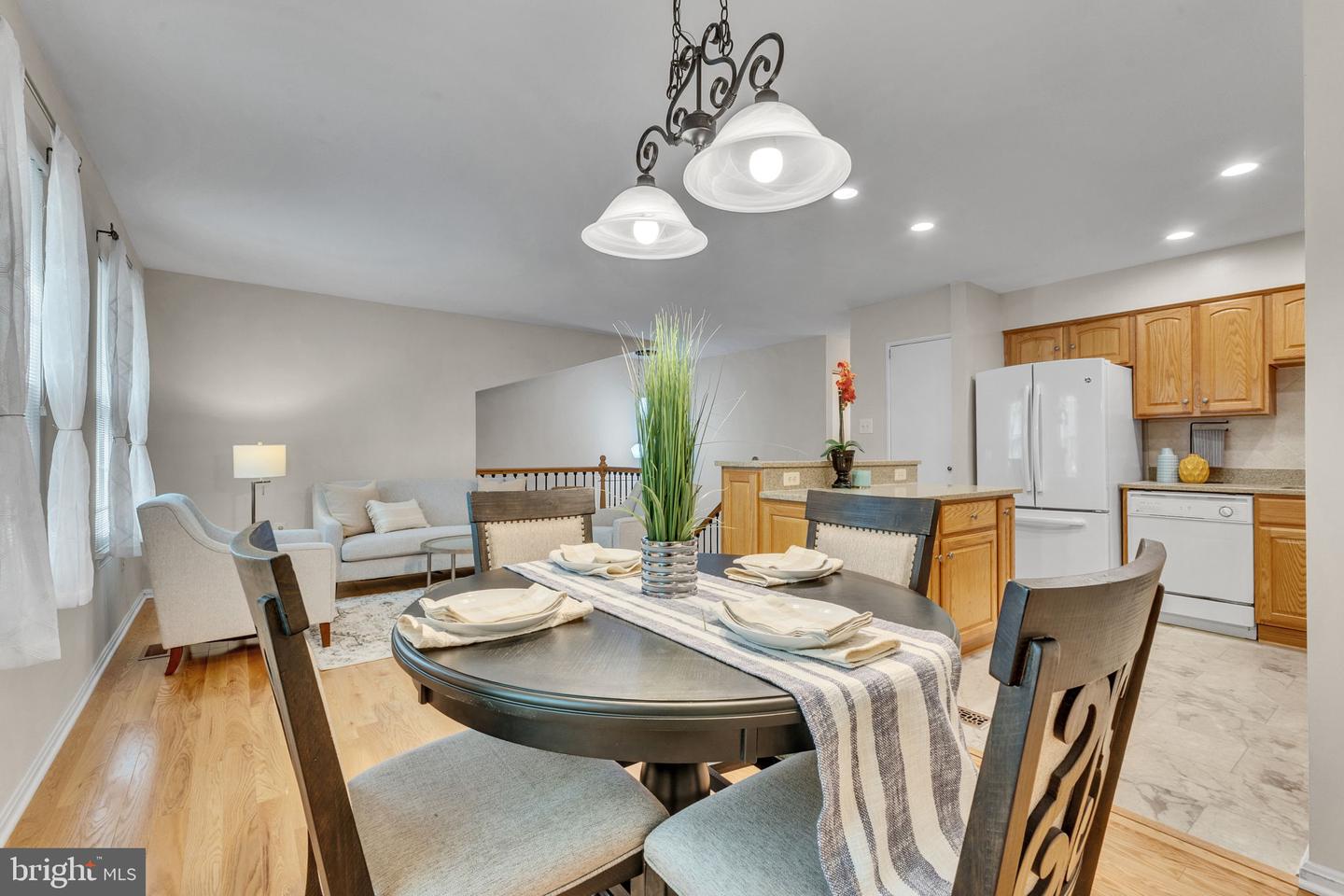 10062 WOOD SORRELS LN, BURKE, Virginia 22015, 3 Bedrooms Bedrooms, ,2 BathroomsBathrooms,Residential,For sale,10062 WOOD SORRELS LN,VAFX2237896 MLS # VAFX2237896