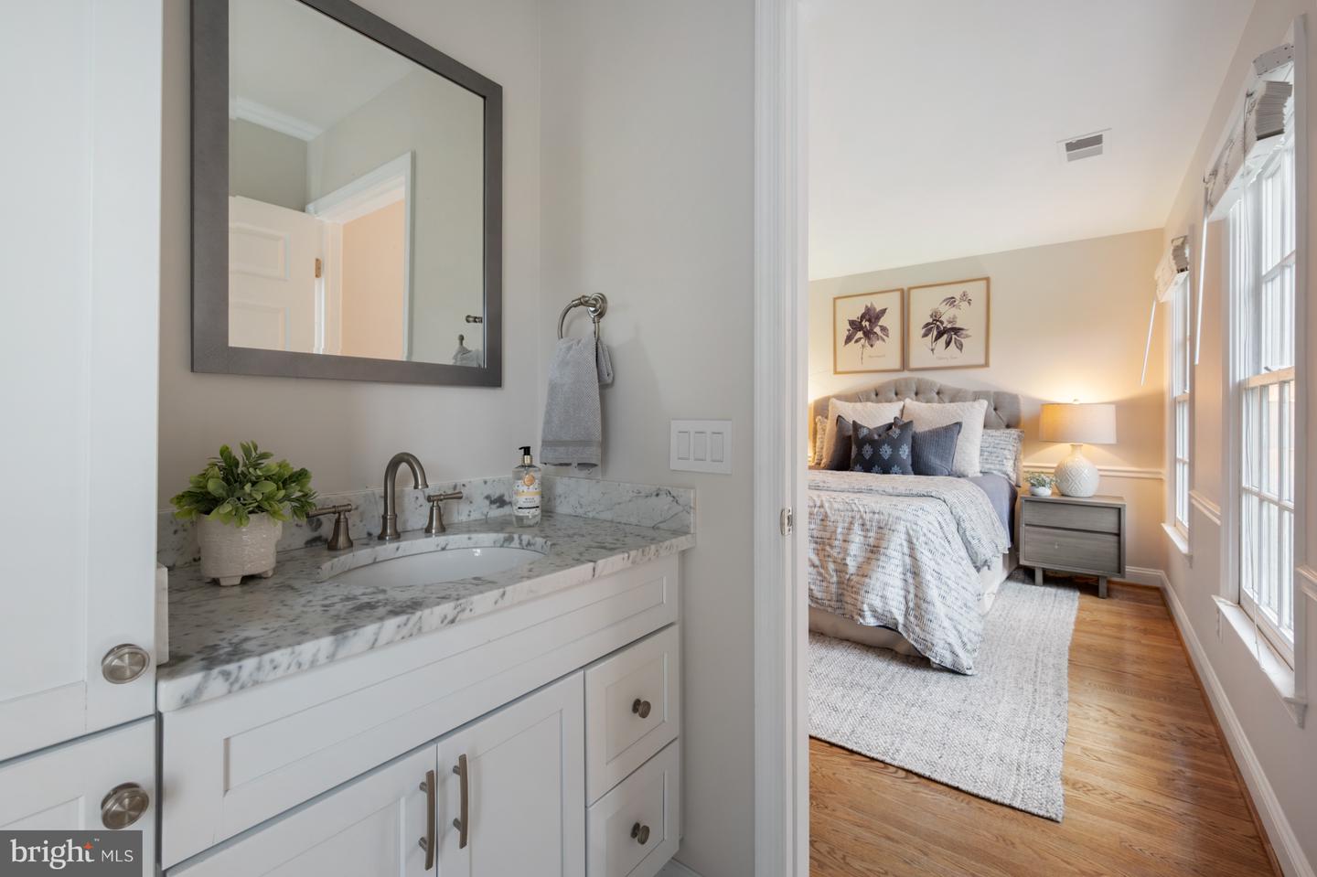 1225 ROUNDHOUSE LN, ALEXANDRIA, Virginia 22314, 3 Bedrooms Bedrooms, ,3 BathroomsBathrooms,Residential,For sale,1225 ROUNDHOUSE LN,VAAX2045010 MLS # VAAX2045010