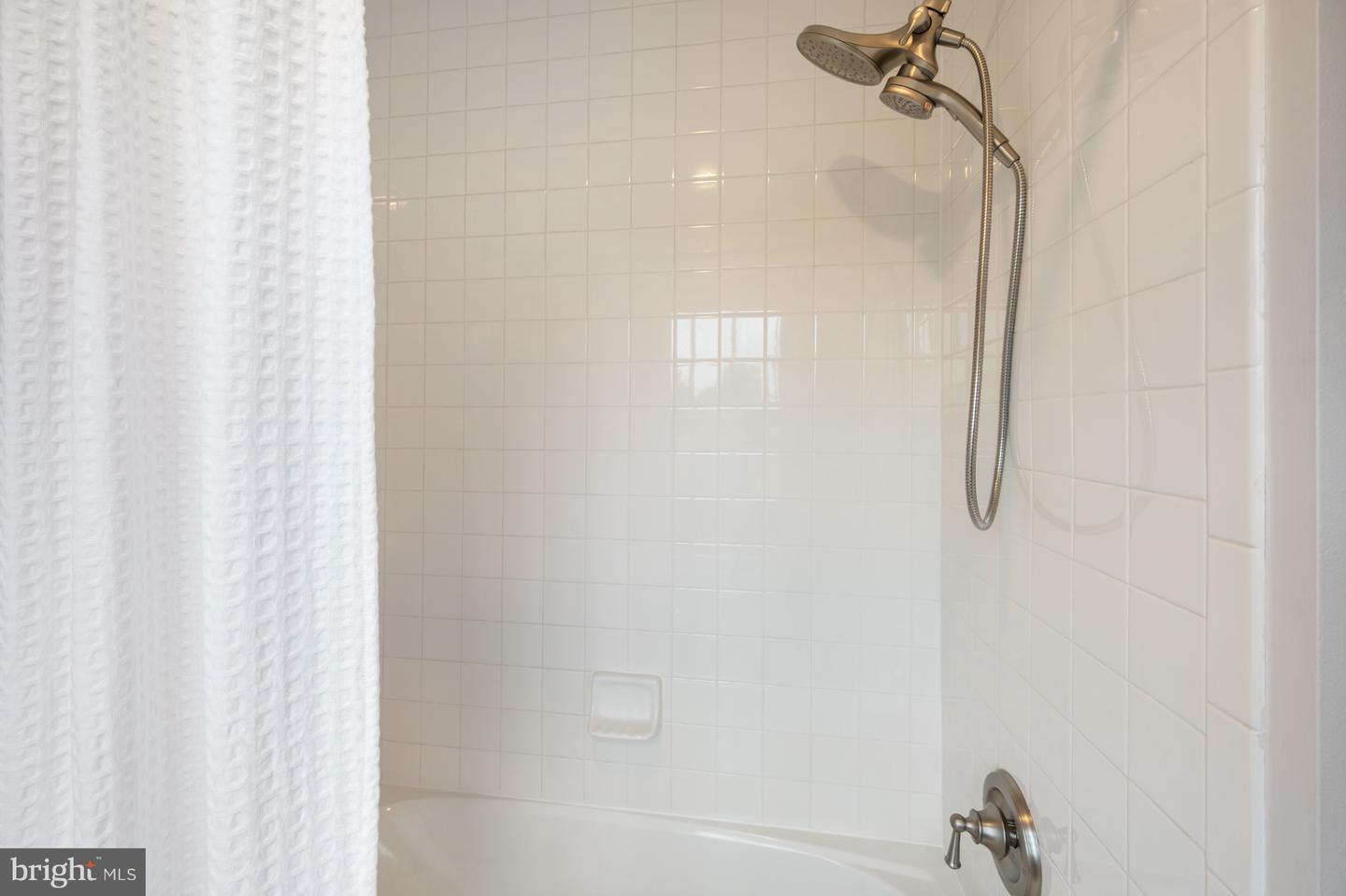 1225 ROUNDHOUSE LN, ALEXANDRIA, Virginia 22314, 3 Bedrooms Bedrooms, ,3 BathroomsBathrooms,Residential,For sale,1225 ROUNDHOUSE LN,VAAX2045010 MLS # VAAX2045010