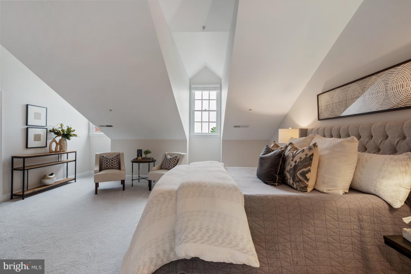1225 ROUNDHOUSE LN, ALEXANDRIA, Virginia 22314, 3 Bedrooms Bedrooms, ,3 BathroomsBathrooms,Residential,For sale,1225 ROUNDHOUSE LN,VAAX2045010 MLS # VAAX2045010