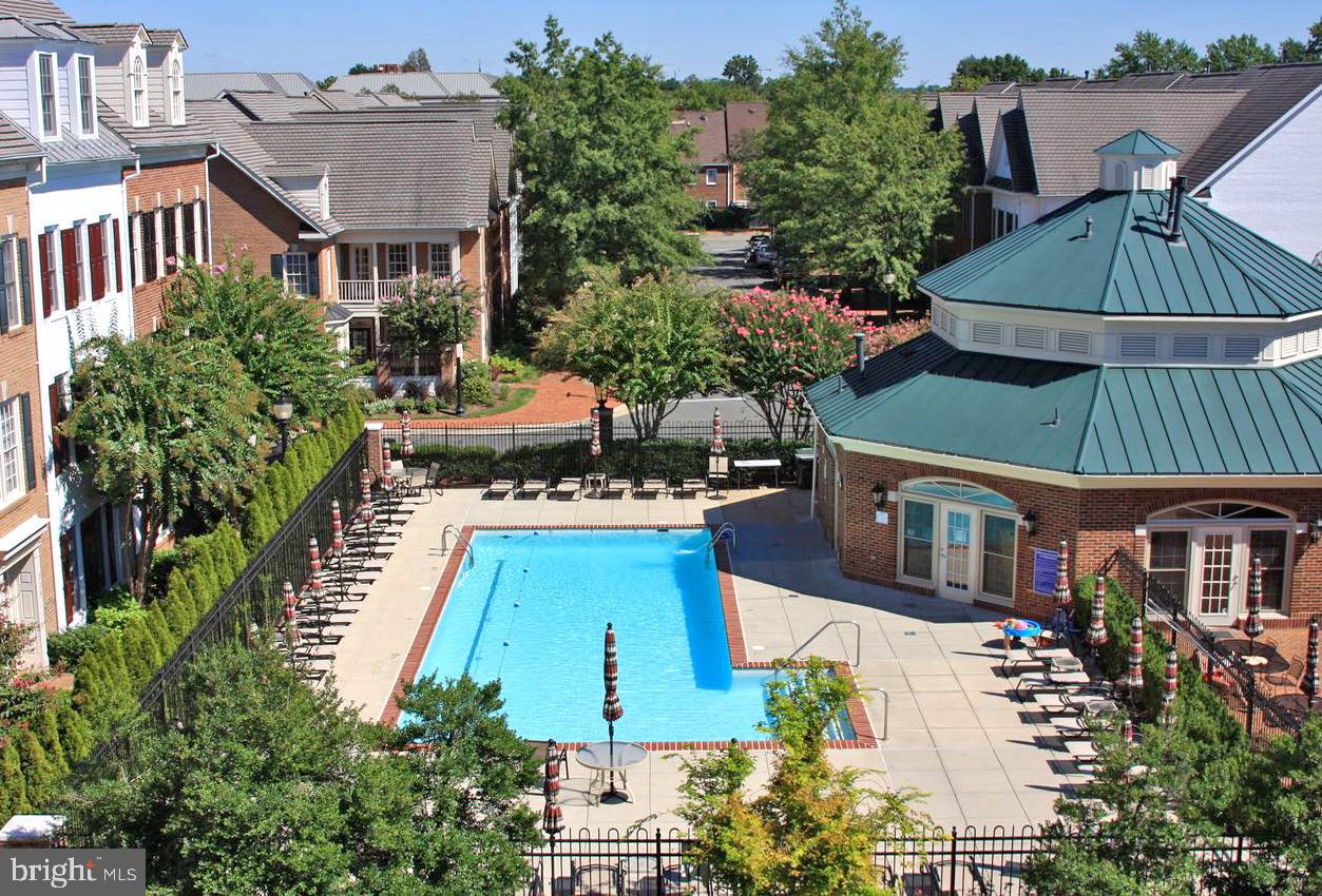 1225 ROUNDHOUSE LN, ALEXANDRIA, Virginia 22314, 3 Bedrooms Bedrooms, ,3 BathroomsBathrooms,Residential,For sale,1225 ROUNDHOUSE LN,VAAX2045010 MLS # VAAX2045010