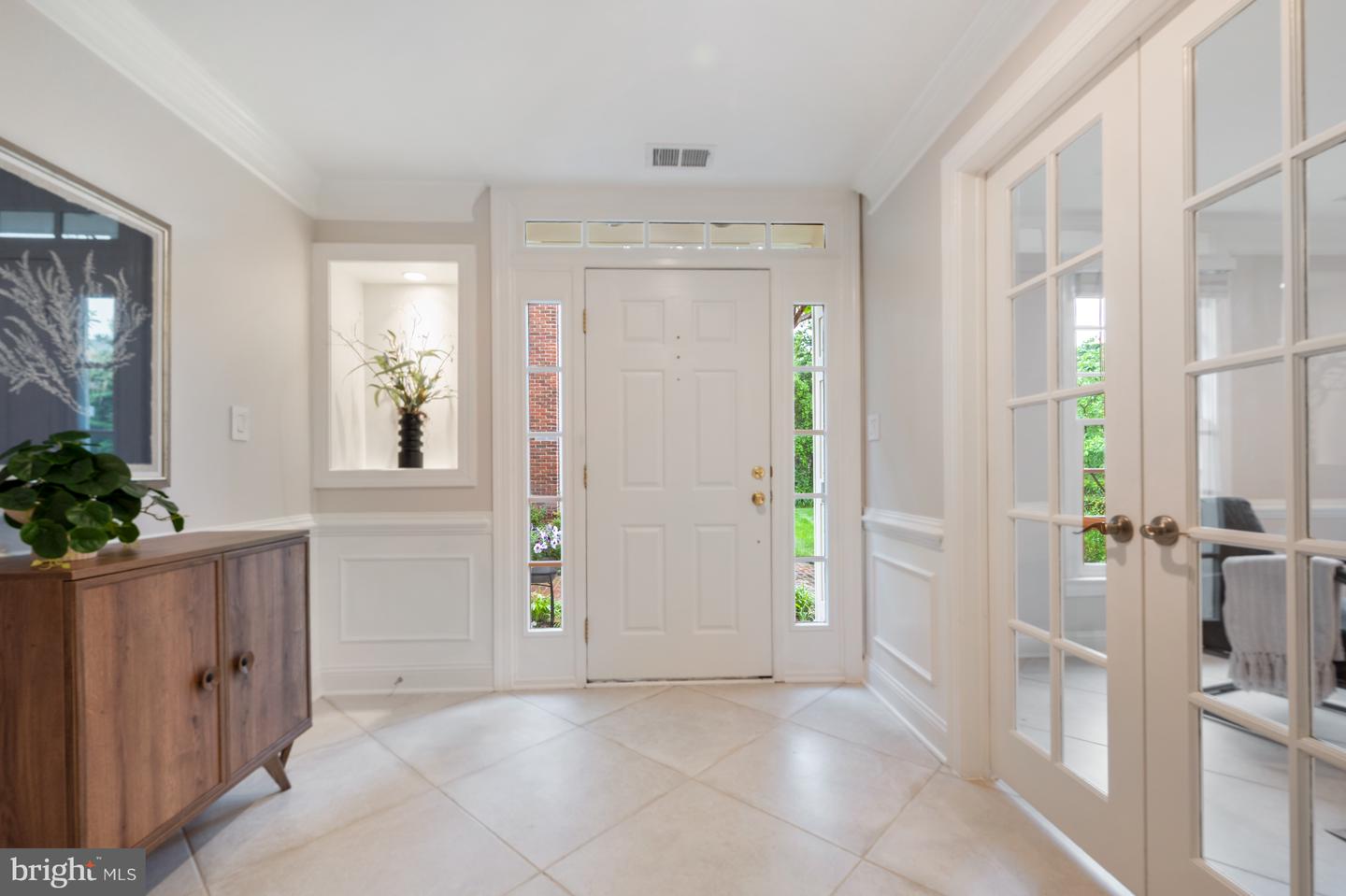 1225 ROUNDHOUSE LN, ALEXANDRIA, Virginia 22314, 3 Bedrooms Bedrooms, ,3 BathroomsBathrooms,Residential,For sale,1225 ROUNDHOUSE LN,VAAX2045010 MLS # VAAX2045010