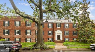 400 COMMONWEALTH AVE #303, ALEXANDRIA, Virginia 22301, 2 Bedrooms Bedrooms, ,1 BathroomBathrooms,Residential,For sale,400 COMMONWEALTH AVE #303,VAAX2045056 MLS # VAAX2045056