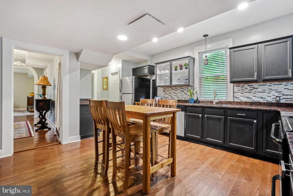 100 E MARSHALL ST, REMINGTON, Virginia 22734, 4 Bedrooms Bedrooms, ,3 BathroomsBathrooms,Residential,100 E MARSHALL ST,VAFQ2016534 MLS # VAFQ2016534