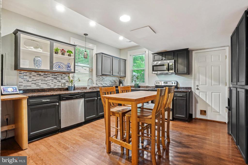 100 E MARSHALL ST, REMINGTON, Virginia 22734, 4 Bedrooms Bedrooms, ,3 BathroomsBathrooms,Residential,100 E MARSHALL ST,VAFQ2016534 MLS # VAFQ2016534