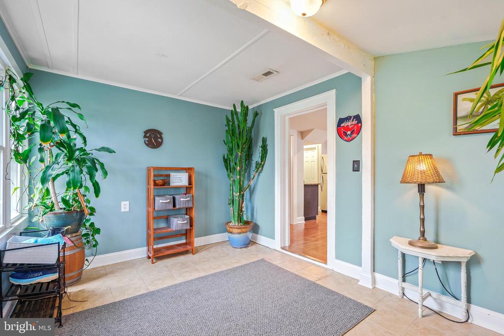 100 E MARSHALL ST, REMINGTON, Virginia 22734, 4 Bedrooms Bedrooms, ,3 BathroomsBathrooms,Residential,100 E MARSHALL ST,VAFQ2016534 MLS # VAFQ2016534