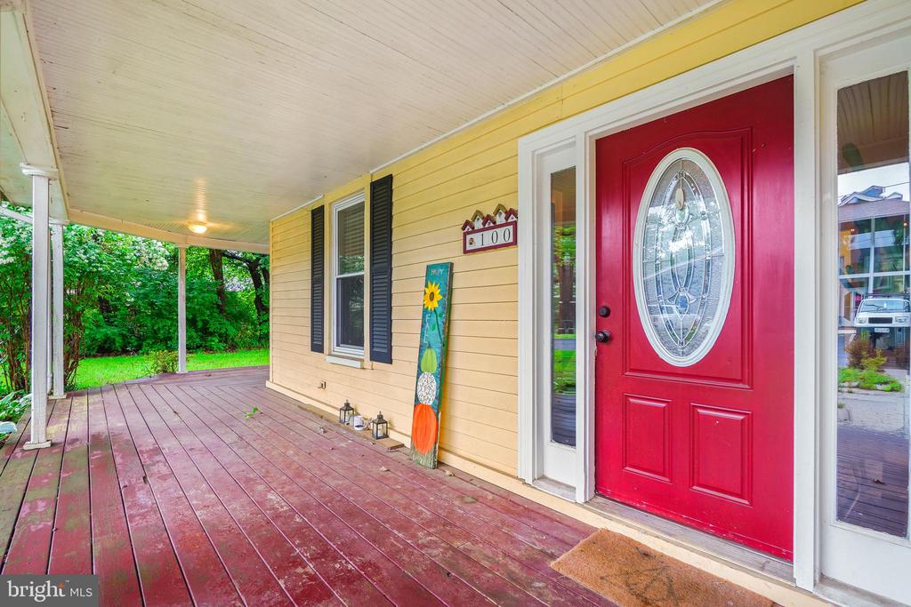 100 E MARSHALL ST, REMINGTON, Virginia 22734, 4 Bedrooms Bedrooms, ,3 BathroomsBathrooms,Residential,100 E MARSHALL ST,VAFQ2016534 MLS # VAFQ2016534