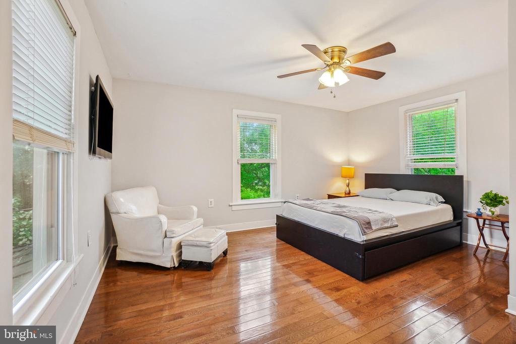 100 E MARSHALL ST, REMINGTON, Virginia 22734, 4 Bedrooms Bedrooms, ,3 BathroomsBathrooms,Residential,100 E MARSHALL ST,VAFQ2016534 MLS # VAFQ2016534