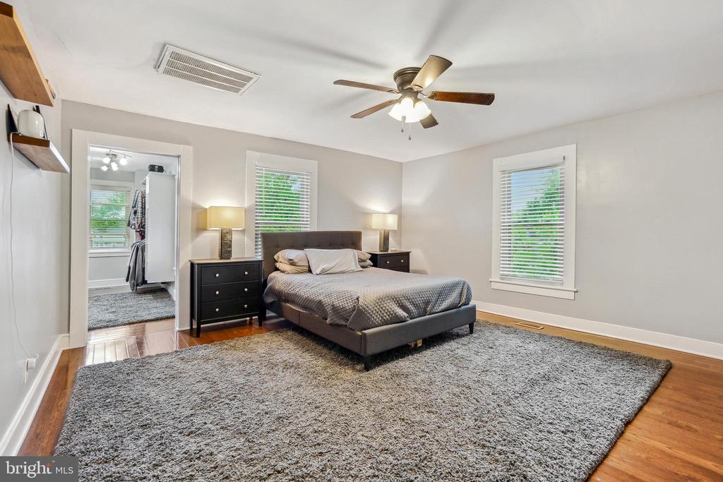 100 E MARSHALL ST, REMINGTON, Virginia 22734, 4 Bedrooms Bedrooms, ,3 BathroomsBathrooms,Residential,100 E MARSHALL ST,VAFQ2016534 MLS # VAFQ2016534