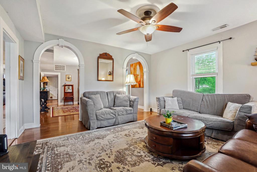100 E MARSHALL ST, REMINGTON, Virginia 22734, 4 Bedrooms Bedrooms, ,3 BathroomsBathrooms,Residential,100 E MARSHALL ST,VAFQ2016534 MLS # VAFQ2016534