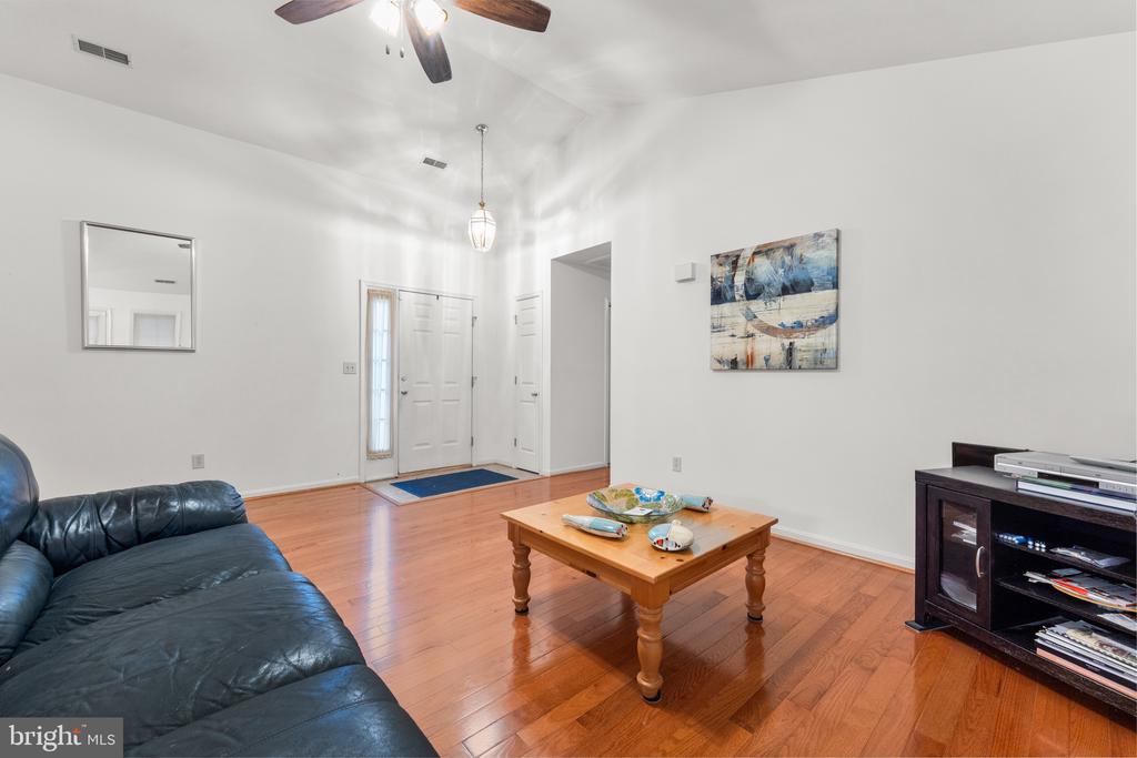 6307 WENDOVER CT, FREDERICKSBURG, Virginia 22407, 3 Bedrooms Bedrooms, ,2 BathroomsBathrooms,Residential,6307 WENDOVER CT,VASP2033030 MLS # VASP2033030